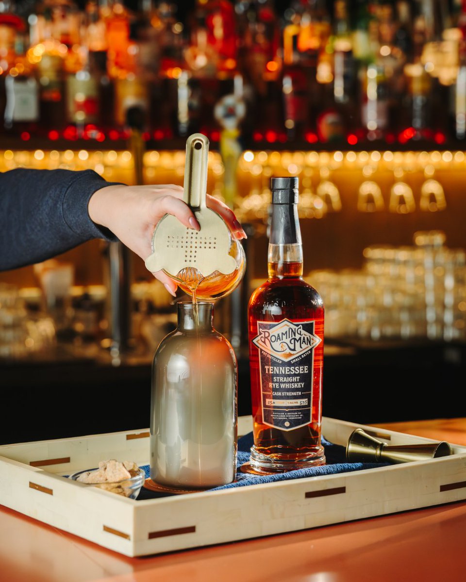 RoamingManTN's tweet photo. No resolutions. 

Just good whiskey. https://t.co/ZONcLLhiCk