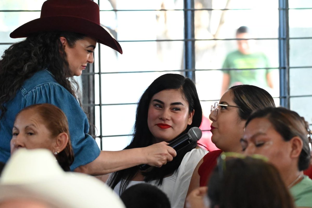 olgapsosa's tweet image. En nuestra Asamblea Informativa en #Casas con el presidente municipal Beto Hinojosa conversamos sobre las reformas aprobadas en el Senado para elevar los programas a derechos sociales, corazón de la cuarta transformación. 

Además, desde el Senado hemos apoyado la Estrategia