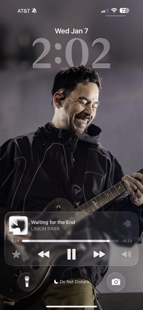 oh god my wallpaper 😭 take me back to the Tulsa concert