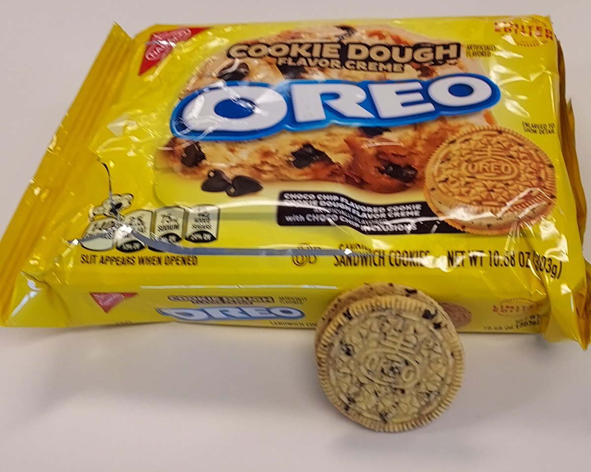 Cookie Dough Oreo

Unsurprisingly, the flavor profile of cookie dough works well for a cookie. I love the delivery here but ultimately its a bit of a homogeneous experience of a medium-ambitious flavor profile. Overall a very stable experience and fully in the "good" tier

7.5/10