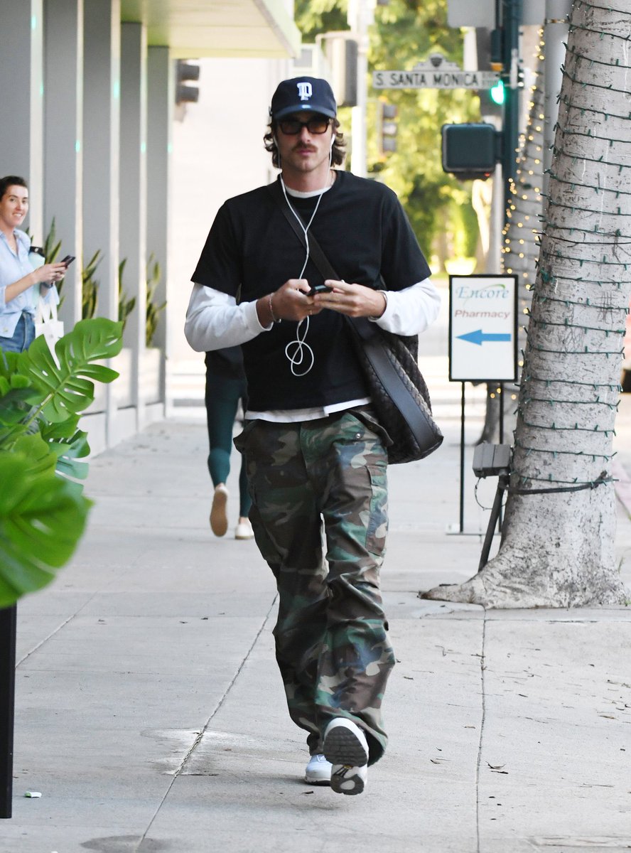 𓊆ྀི❤︎𓊇ྀི tweet media