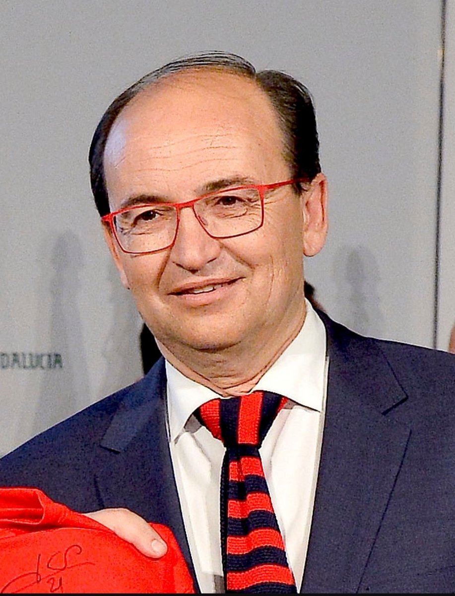 multihobys's tweet image. No olvidamos a esta sanguijuela sinvergüenza. Heredó a un SFC grande,con fondos propios,repartiendo dividendos...Sigue vaciando las arcas de la entidad,simple camarero,el presidente más NEFASTO de nuestro SFC. 
NI OLVIDO NI PERDONO.