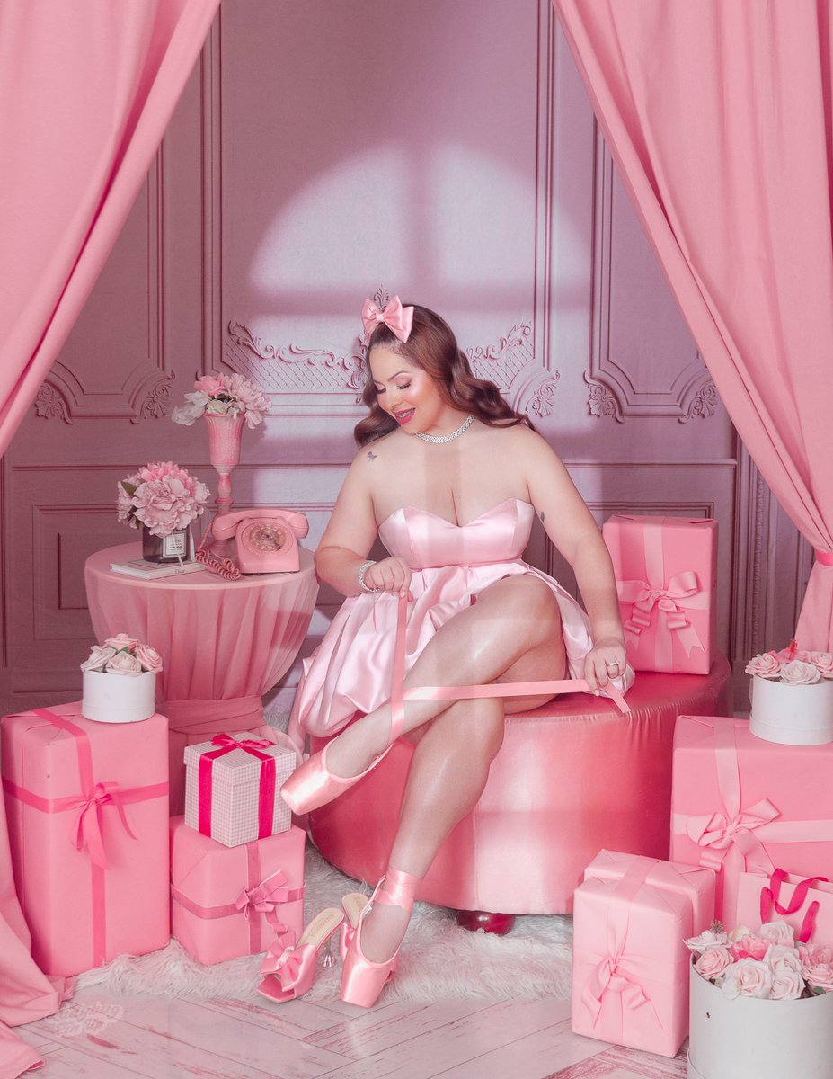 Recordando mis tiempos del ballet. 

@ladybugpinup @indiramua @violetahairdesigner    

#los38desusy #laversatilledicen #mujertomatuespacio