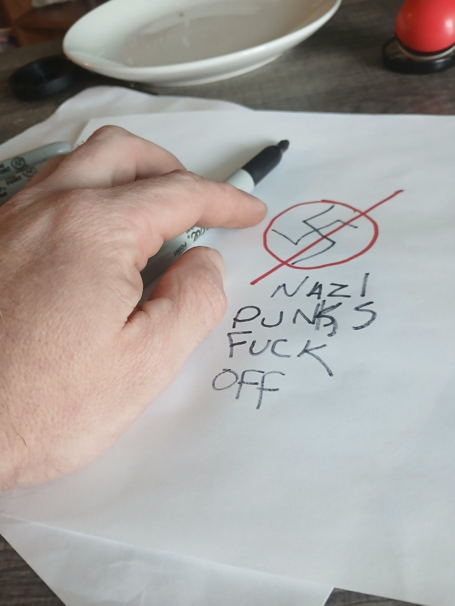 AdamWright94079's tweet image. Fuck you ice murdered her. They dont get to dictate to citizens anything. Theyre are an illegal para military force.