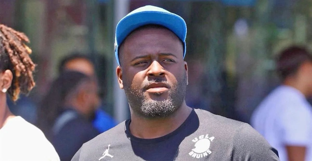 UCLA senior director of recruiting operations Marshawn Friloux will remain with the Bruins and continue his same role under new head coach Bob Chesney. 247sports.com/college/ucla/a…