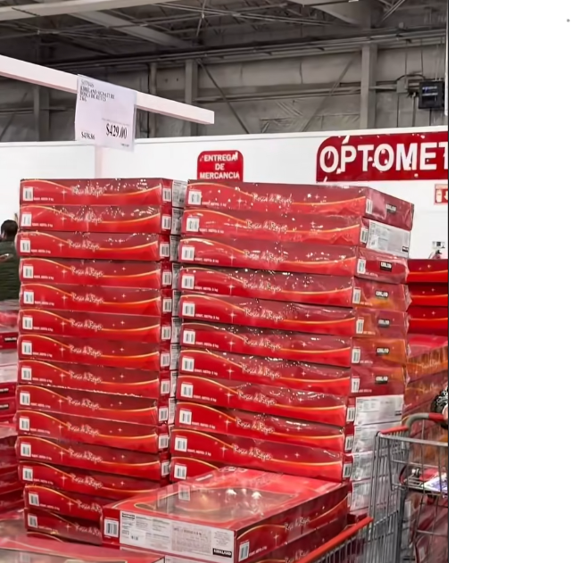 ElHeraldoSLP's tweet photo. 🎄COSTCO, REVENDEDORES Y EL CAOS POR LAS ROSCAS DE REYES
Reventa, reclamos y redes sociales encendidas por las roscas que no se vendieron ni se devolvieron.
https://t.co/kvbuXqu9LG
#Costco #DiaDeReyes #Roscas #Caos https://t.co/8UT6Oh2U8W