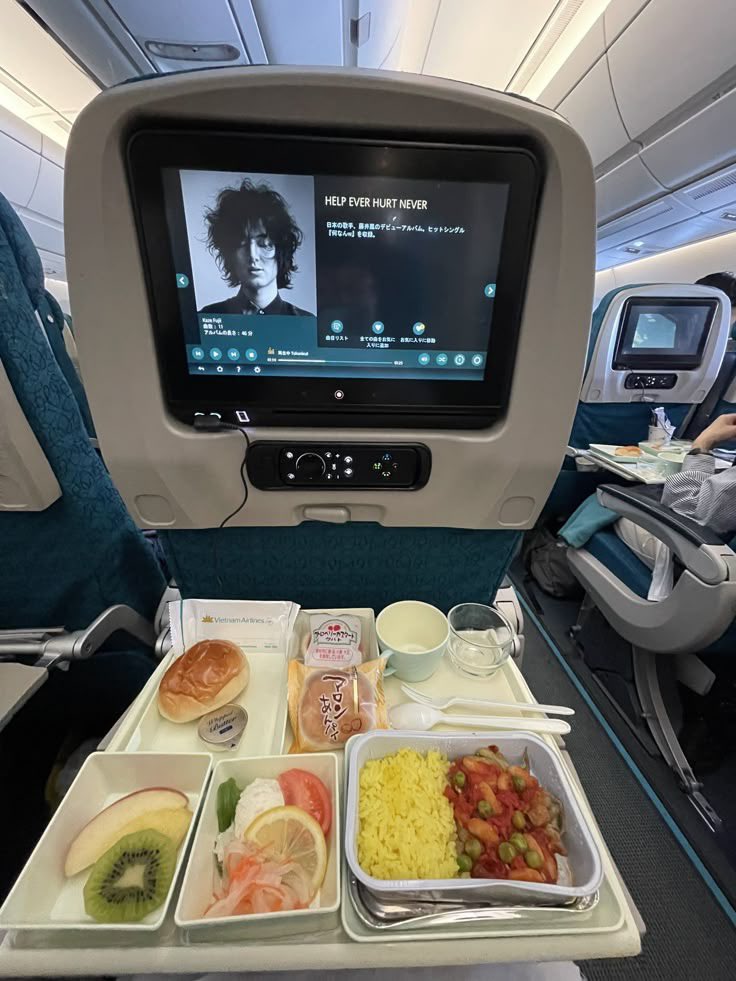 nevesutil's tweet image. minha vida fora do twitter. ◡̈