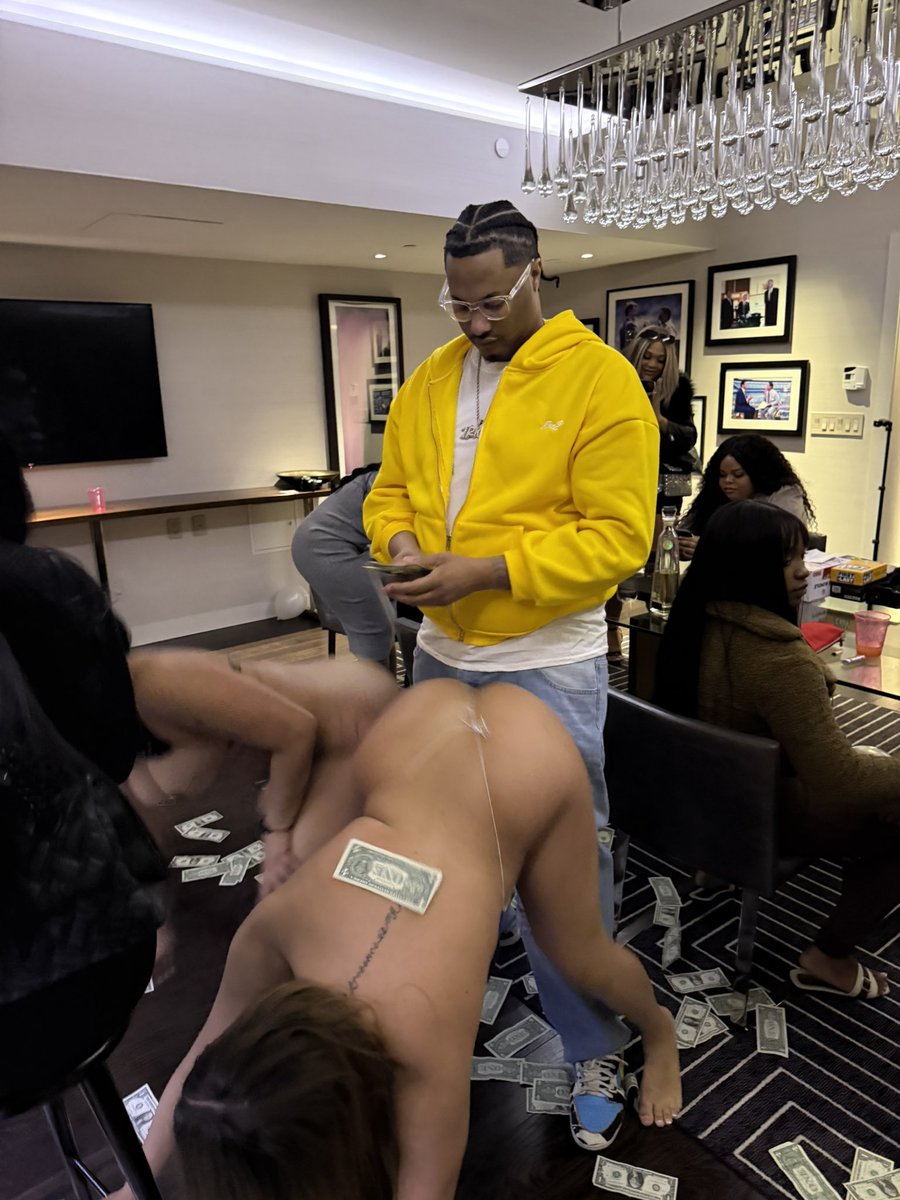 1richryan's tweet image. first quarter just started ball up top⛹🏽‍♂️⛹🏽‍♂️