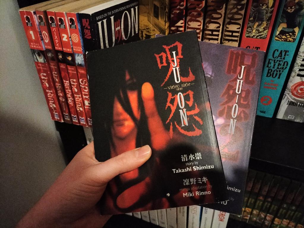 I finally have enough shelving space to display all my stuff and rediscovered some cool items I forgot I had stored at my parents' house. 😍