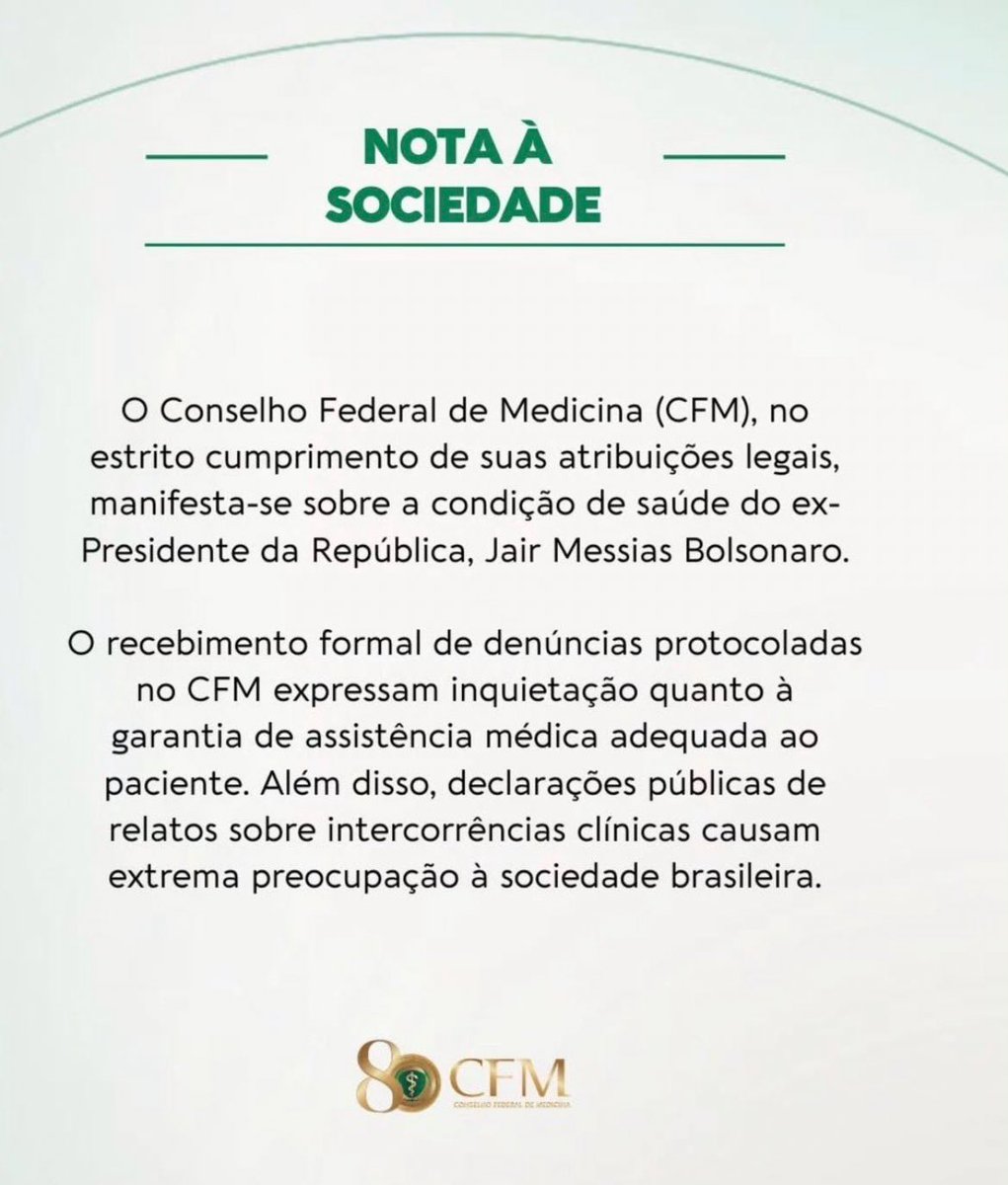 Boscardin's tweet photo. Para proteger Bolsonaro, o Conselho Federal de Medicina praticamente não deu um pio na pandemia e fingiu que não viu médicos enchendo o rabo de dinheiro receitando cloroquina para a COVID, enquanto em outro países  perdiam a licença por isso. 

Não deram um pio com Bolsonaro propagandeando o remédio, oferecendo até para as emas do palácio. Não tiveram relevância alguma nas políticas de saúde para ajudar a salvar vidas. Não fizeram campanha em defesa das vacinas, nem pressão para adquiri-las. Se esconderam e, se olhar de perto, foram até um tanto cúmplices.

Agora, de novo, saem da inércia para fazer proselitismo em favor do golpista que eles sabem, tem tido toda a atenção médica ao seu alcance, coisa que os demais presidiários não tem. 
Para estes, o CFM nunca veio a público se manifestar em sua defesa. 

Vem agora, para quem não precisa de defesa, para participar do jogo político de assédio à Justiça! Bando de colaboracionistas.