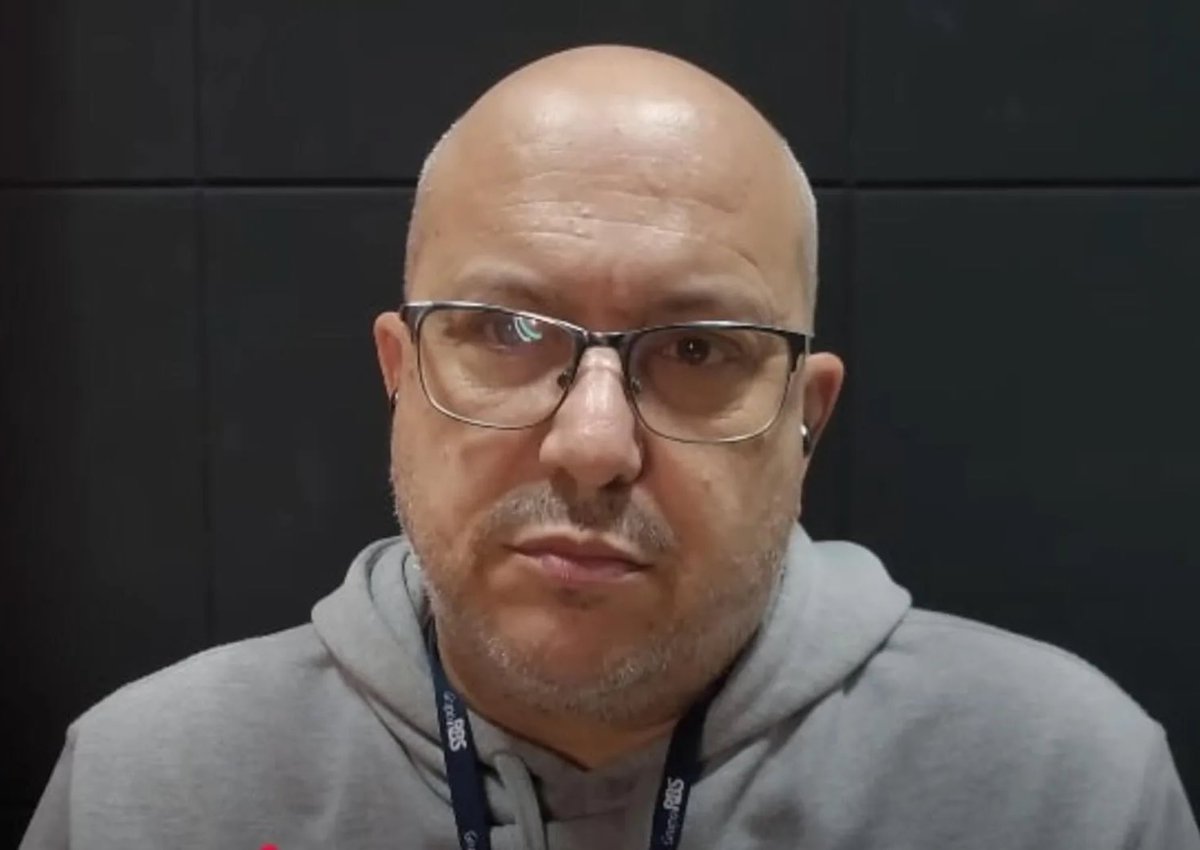 Gremistao1903's tweet photo. 🚨OPINIÃO! 

Marco Aurélio Souza é umas 10000x mais GREMISTA que o identificado César Cidade. 

Hoje na grande mídia da Rádio Gaúcha, Marco Souza é o único que não faz pouco caso do GRÊMIO, único que defende o GRÊMIO e sua história e não paga pal para os Colorados da bancada. 

MARCO SOUZA me representa.