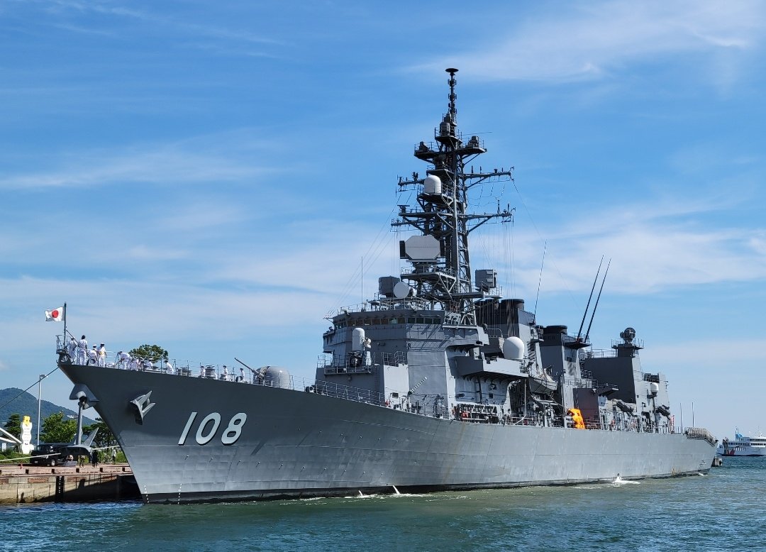 FUNGA0517's tweet photo. 護衛艦「あけぼの」
#108の日 #DD108 https://t.co/SZO1RHcTR2