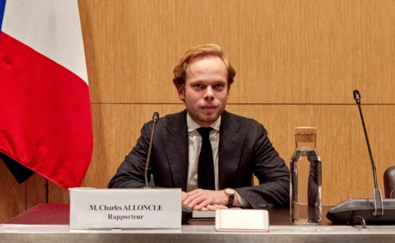 Bon, si j'ai bien compris, ils empêchent l'excellent député <a href="/CHAlloncle/">Charles Alloncle</a>, rapporteur de la Commission d'enquête sur l'audiovisuel public de continuer à communiquer en tant que lanceur d'alertes sur les RS.
Ok, nous allons donc faire le job et lui servir de caisses de résonnance😉