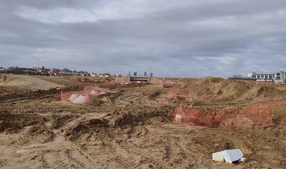 DiSiCo30_872's tweet image. Entramos en el año del debut del Madring en el calendario de F1 y otras categorías

Por ello el domingo aproveché a dar una vuelta por el trazado para ver su estado actual, a falta de 9 meses

Y al igual que hace 2 años, tras su anuncio oficial, os traigo un hilo para mostrároslo