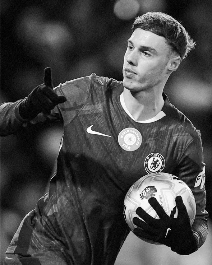 Playing Palmer as a RW is a crime,
Keeping him as a 10 is a waste of ability,
But putting him at LW wouldn’t cater to his skillset.

CHELSEA ARE WASTING A GENERATIONAL TALENT…JUSTICE FOR KOPAMA 🙏🙏🙏