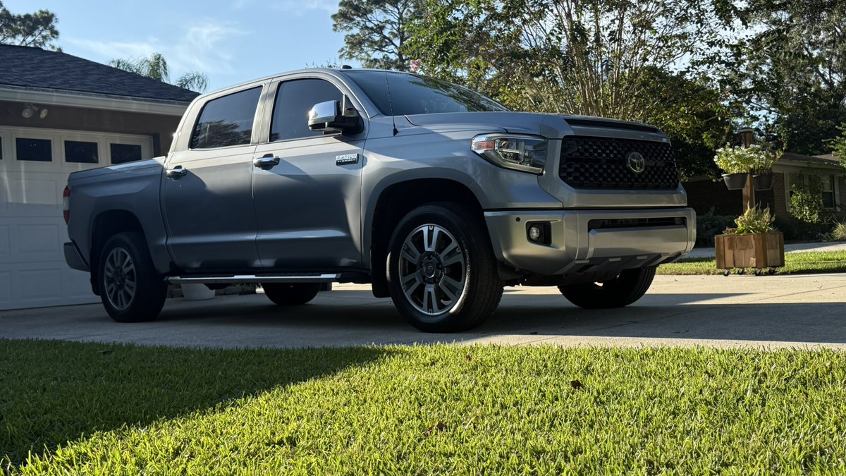 Doggoncircle21 tweet media