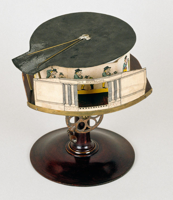 RealPreCinema's tweet photo. Here is the #WilliamCarletonFarnum #Viviscope manufactured by #EliasKoopman of #AMBC fame, with the original #proscenium shown. It sits in the collection of La Cinémathèque française, Paris. Photo Stéphane Dabrowski.
After seeing the Dickson-made Edison-patented Kinetoscope, Farnum anticipated it’s use as a new method for advertising.
Farnum employed what he dubbed a "transfer roller" to move the images. Pictured is figure 2 from his patent.