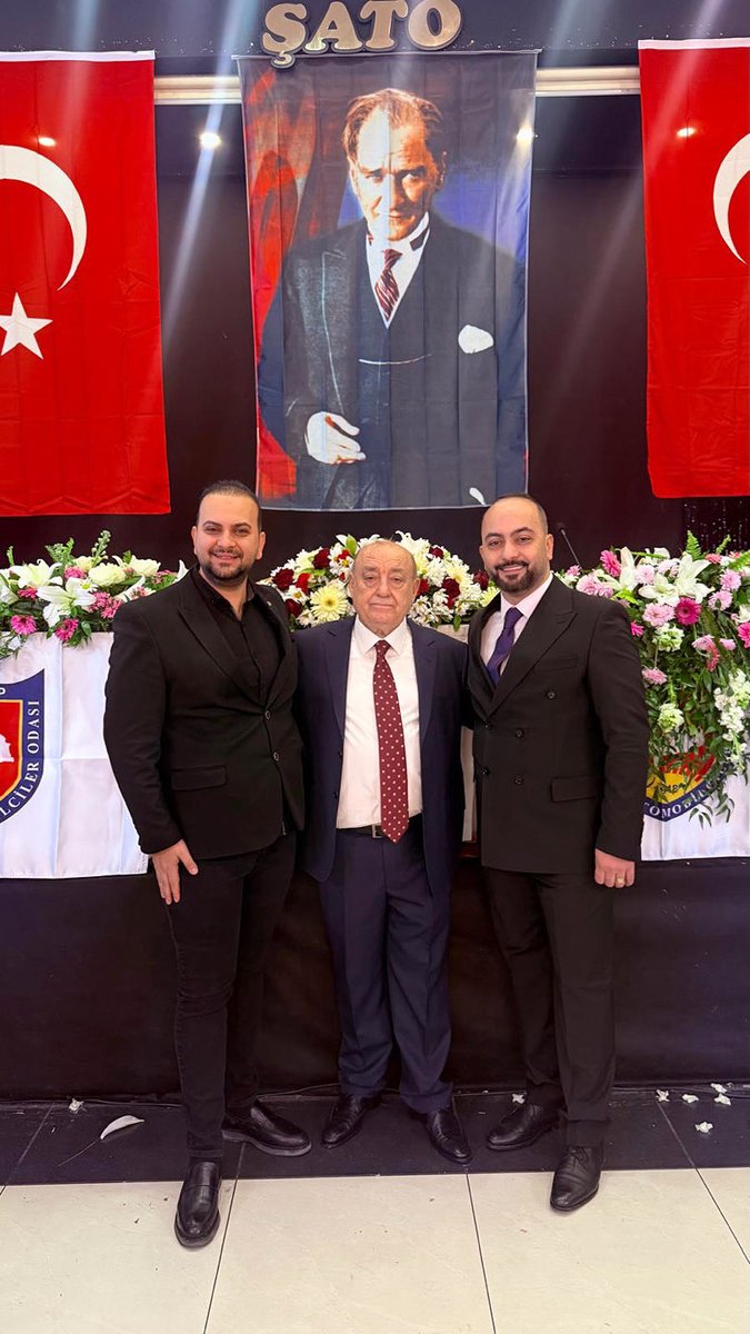 Gaziantep Şoförler ve Otomobilciler Esnaf Odası Başkanlığına güven tazeleyerek yeniden seçilen, Gaziantep sevdalısı kıymetli Başkanım ve amcam Ünal Akdoğan’ı gönülden tebrik ediyor şahsına ve değerli yönetim kuruluna yeni dönemde başarılar diliyorum.<a href="/akdogankerim/">kerimakdogan🇹🇷</a>