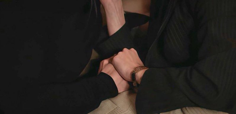 herkes yeni yılda çam ağacı süsledi, ben seninle soy ağacımı süsleyecem 𝓝☙