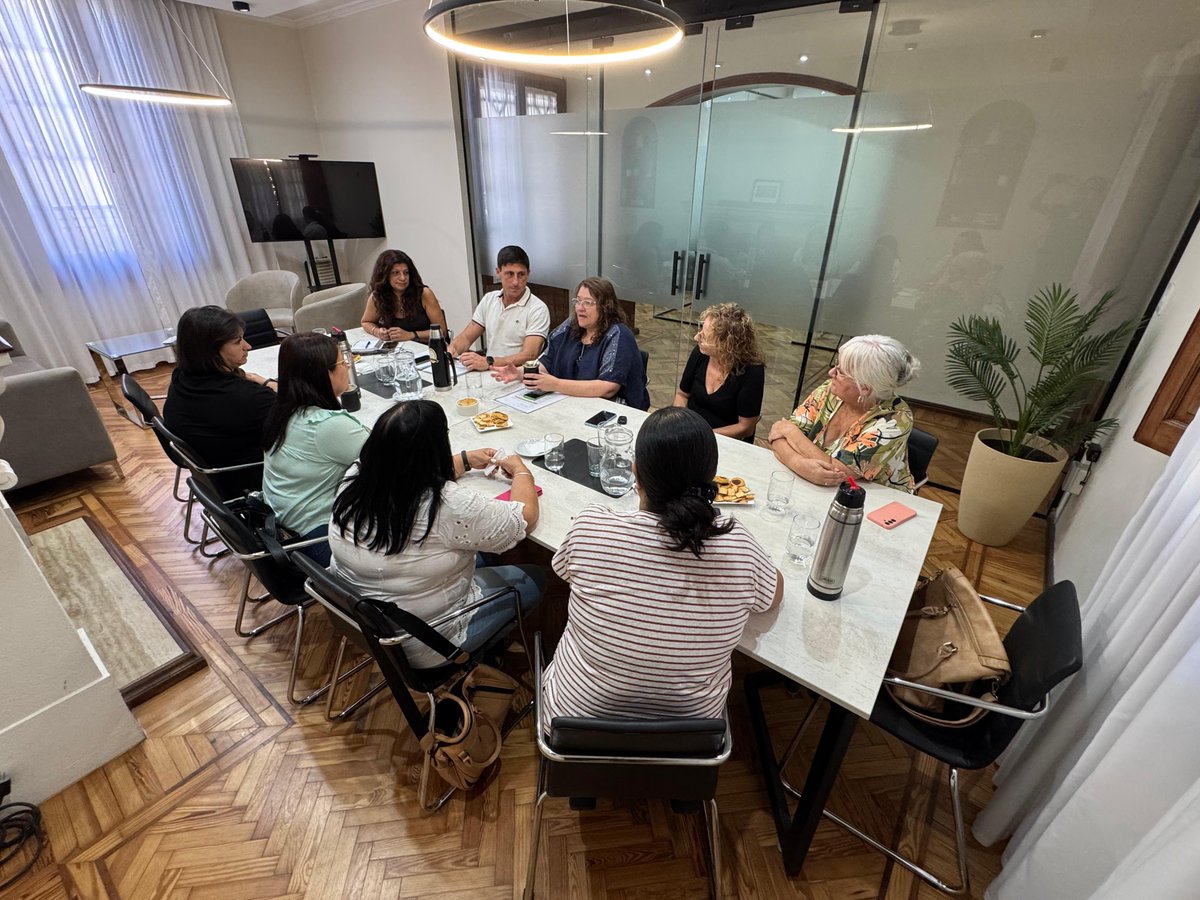 Junto al equipo del senador Paco Garibaldi, nos reunimos con vecinales para abordar los problemas en el suministro de agua que afectan a muchas familias. Participaron Favaloro, 12 de Septiembre, Villa Luján, Zazpe y Dos Rutas.