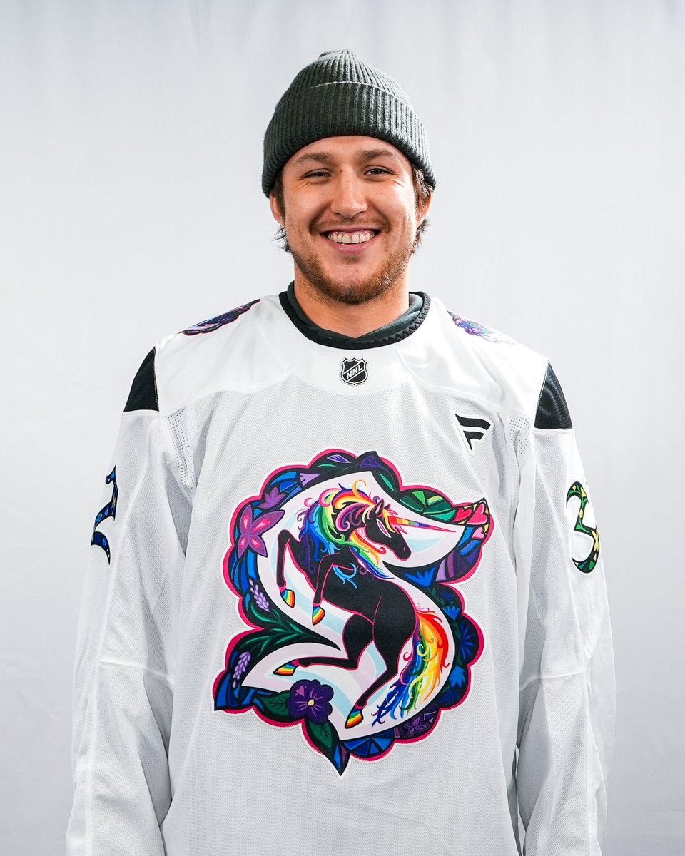 SeattleKraken's tweet image. 🏳️‍🌈🫶🏳️‍⚧️
