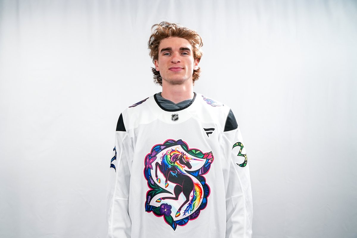 SeattleKraken's tweet image. 🏳️‍🌈🫶🏳️‍⚧️