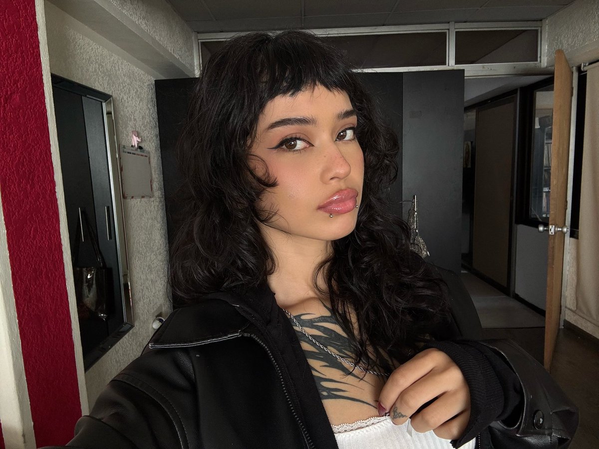 ˙✧˖°Mila ๋༘ ࣭ ⭑ (@crymilancolia) on Twitter photo 