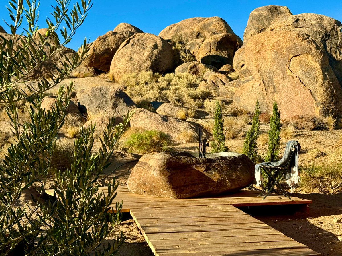 lonesierraviews's tweet photo. 🔗 Book your stay now:
👉 https://t.co/7qdQscN6VA
#ExploreCalifornia #Staycation #AlabamaHills #HikingParadise #Wanderlust #ScenicViews #AdventureAwaits #CaliforniaVacation #ExploreTheWorld #HomeAwayFromHome #hikingadventures #LuxuryStay #CaliforniaDreaming #OutdoorAdventures https://t.co/fYqOllUn85