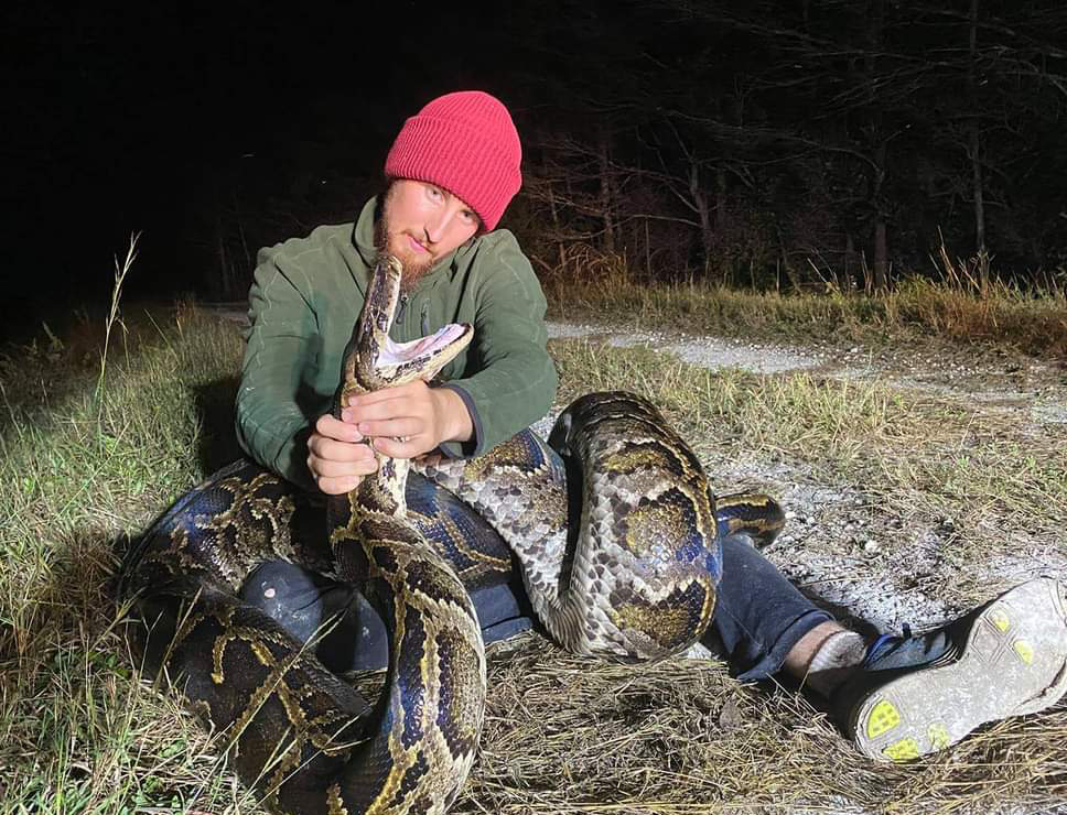 SFWMD's tweet image. 🐍🏆 SSSSuccess! It's time to celebrate our python removal agents who earned bonus awards for their work in December 2025.

👀 Check out the winners:
🐍 Most Pythons, $600: Kevin Pavlidis (17 captures)
🐍 Longest Python, $400: Kevin Pavlidis (17 feet 3 inches)
🐍 15+ Captures,…