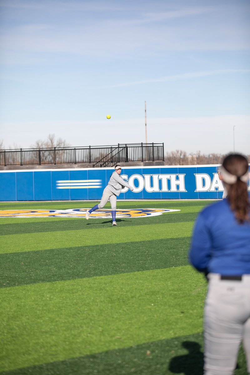 GoJacksSoftball's tweet photo. Outdoor practice in January?

Couldn't ask for much more! It's good to be back to work!

#GoJacks 🐰🎾 https://t.co/xfqDIwCrlA