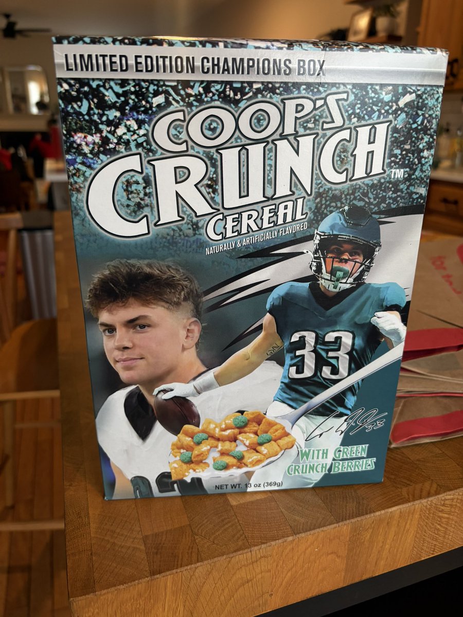 Sean_Brace's tweet photo. Full review for @975Middays coming up! #CoopsCrunch 😂 @cooperdejean @NikkiAndBrie https://t.co/c729vhZtsi