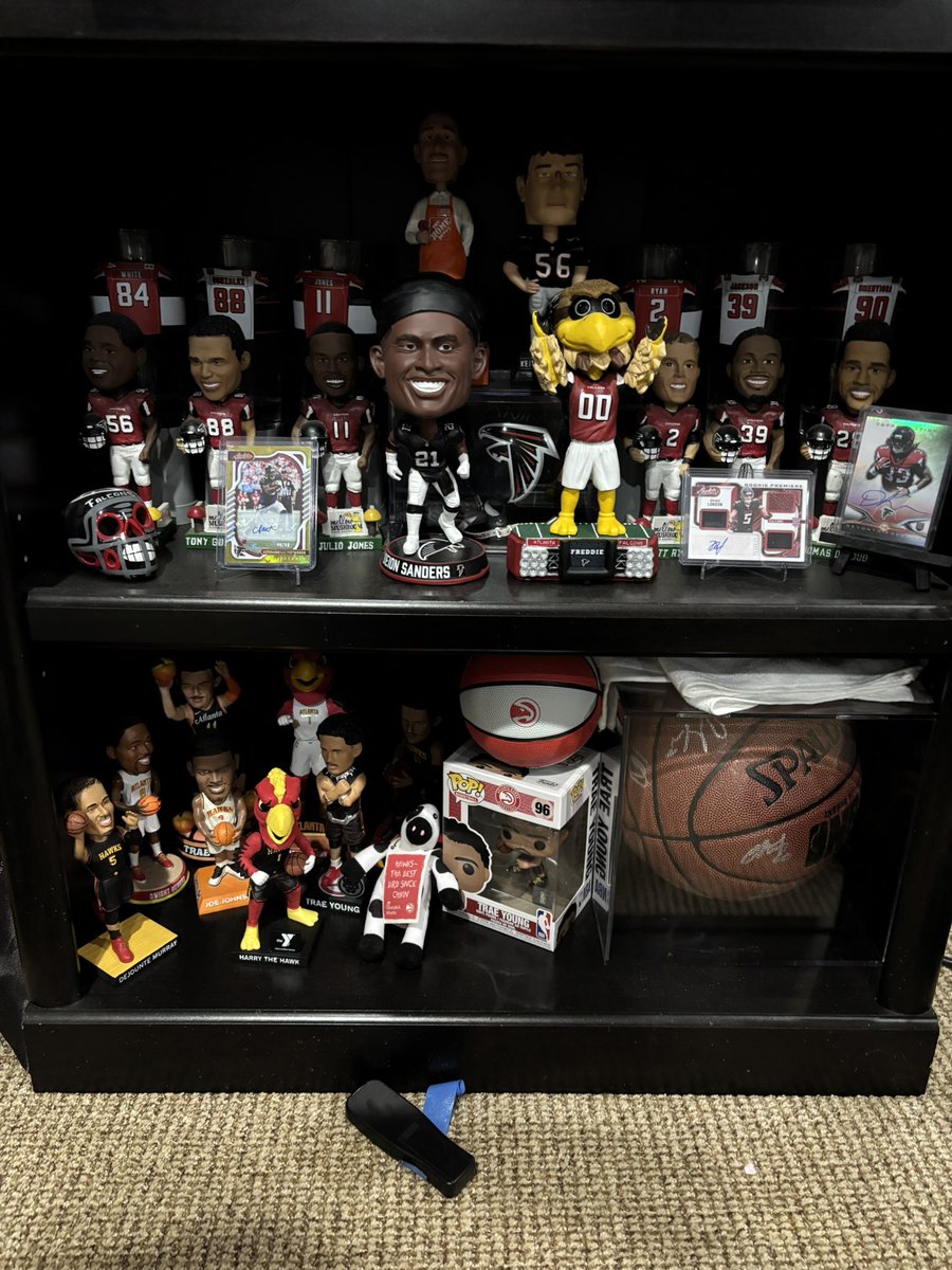 CMizzell's tweet photo. Happy National Bobblehead Day! Here is my “little” collection. @Orioles @Braves @AtlantaFalcons @ATLHawks are all well represented! #nationalbobbleheadday @bobbleheadhall @focobobbles https://t.co/93XJZ1AHns