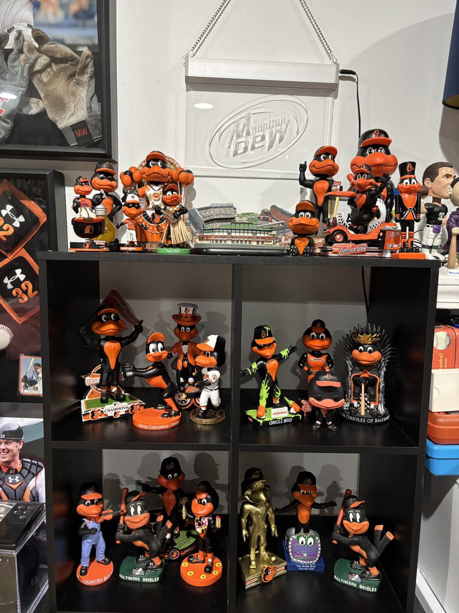CMizzell's tweet photo. Happy National Bobblehead Day! Here is my “little” collection. @Orioles @Braves @AtlantaFalcons @ATLHawks are all well represented! #nationalbobbleheadday @bobbleheadhall @focobobbles https://t.co/93XJZ1AHns