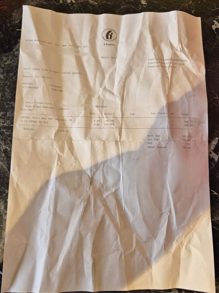 Siz cevap vermediniz, o zaman biz yazalım…
Sözkonusu denetleme İstanbul Kadıköy ilçesi Caferağa Mahallesinde gerçekleştirilmiş olup; kamuoyunu yanıltmaya yönelik bu paylaşım gerçeği yansıtmamaktadır.

1️⃣ Paylaşımda yer alan görsel yapay zekâ ile üretilmiştir.
Ticaret