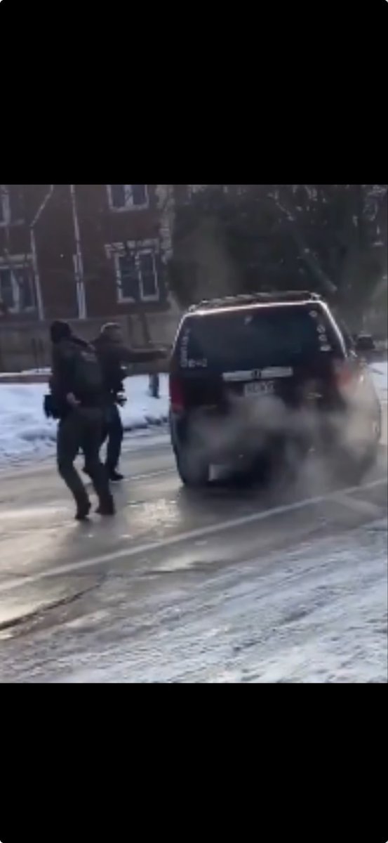 covie_93's tweet image. According to trump this (pictured below) is the ICE thug who is lucky to be alive and recovering in the hospital after he was "viciously" ran over by the driver in Minneapolis whom he fatally shot.