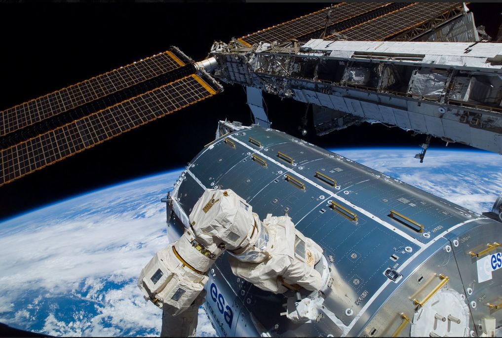 Astro_Cady's tweet image. #OTD 2/7/2008: @esa's Columbus laboratory module launches to the @Space_Station  on #SpaceShuttle #Atlantis, #STS122:
esa.int/Science_Explor… 
@NASA #ESA #space #science #microgravity #Columbus #laboratory #ISS