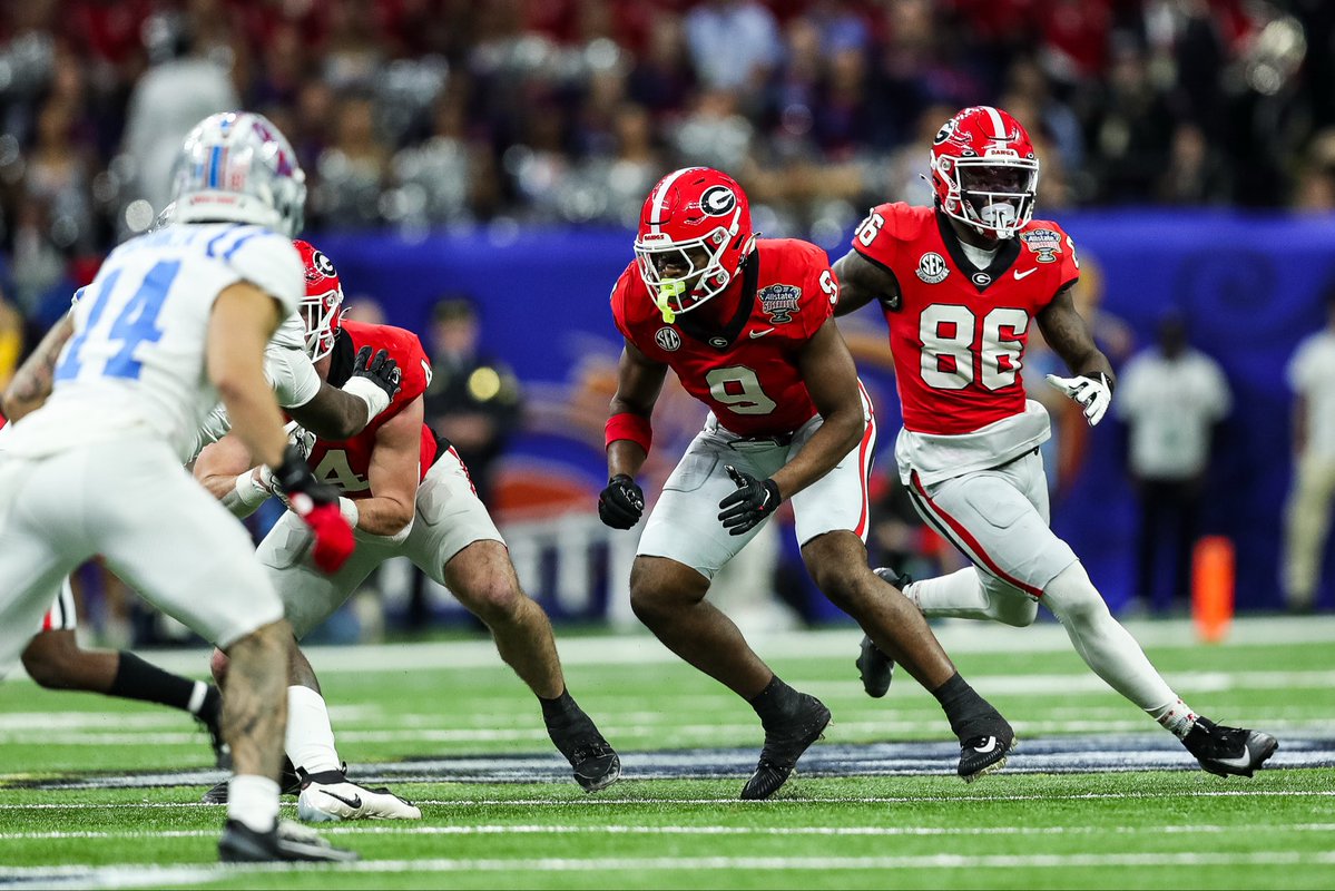 EthanBarbour5's tweet image. Year 1 is in the books!  #GoDawgs

“Blessed is the one who endures trials, because when he has stood the test he will receive the crown of life that God has promised to those who love him.”  James 1:12 🙏🏾 #KeepGrinding #TrustTheProcess #NoDaysOff #Invictus