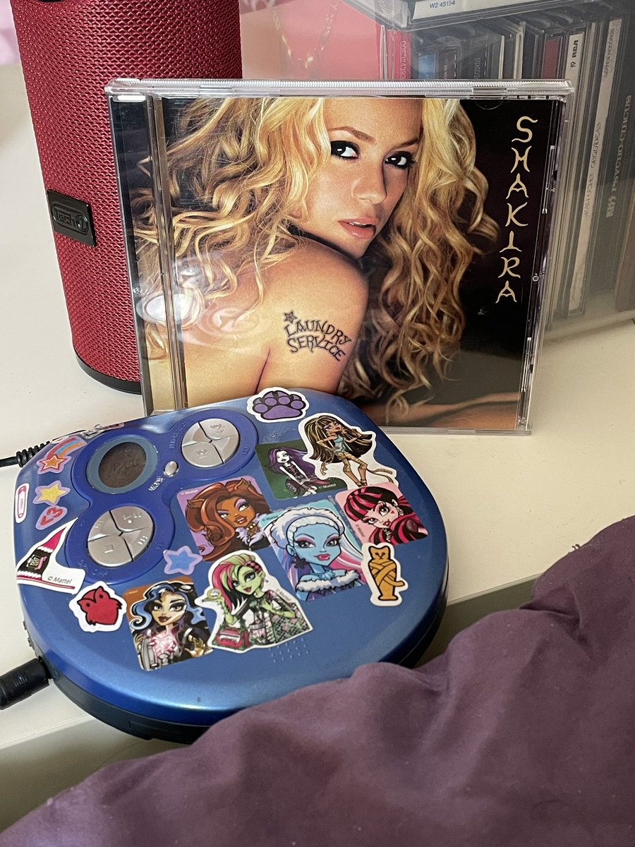 New Shakira CD sure to make you shake – The University News, image size:900x1200