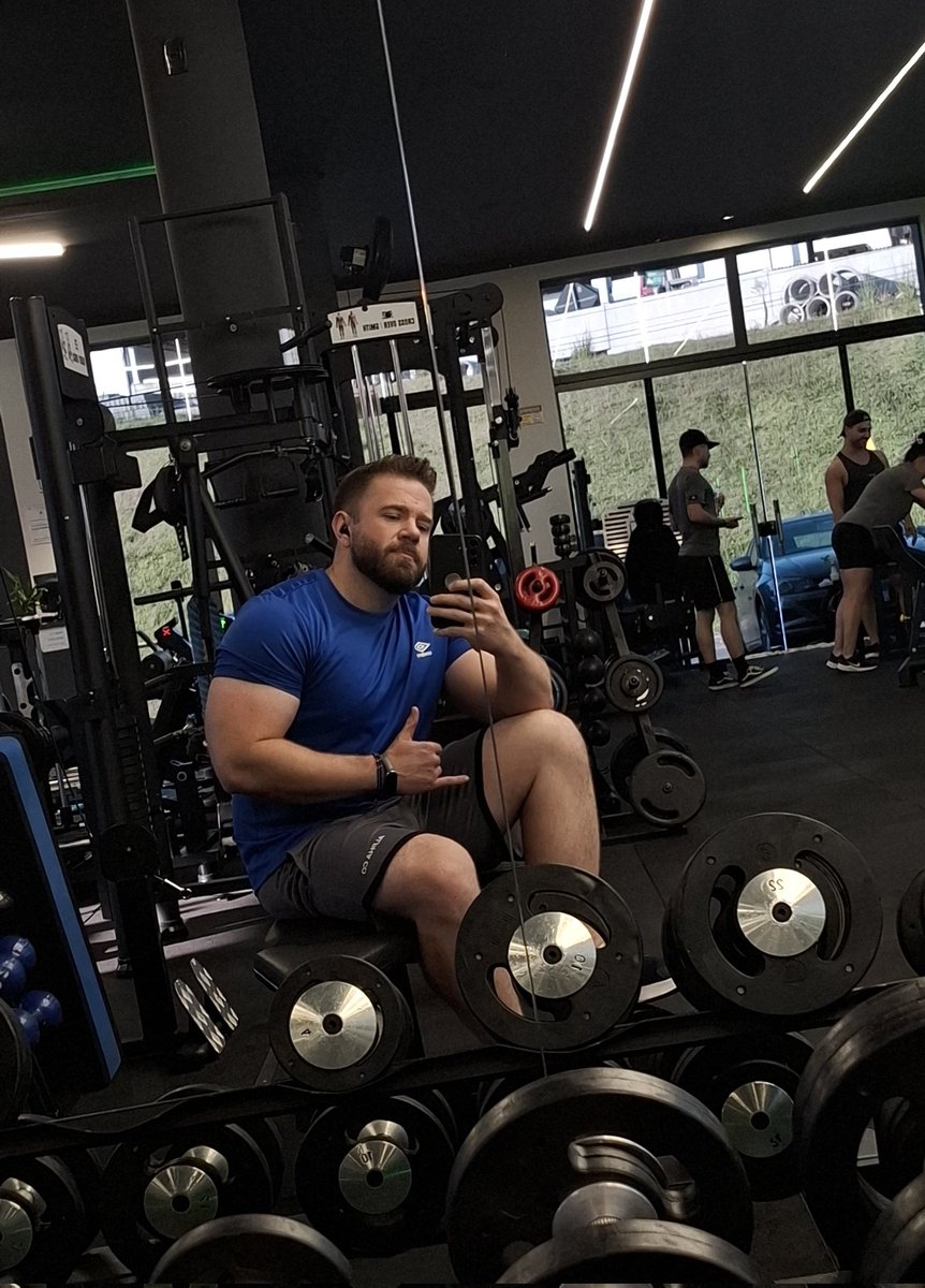 CleberRode's tweet image. tá bagunçado mas tem gerência 💪🏻