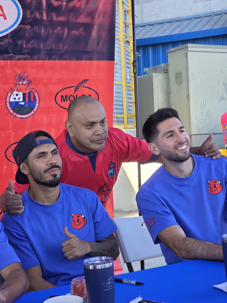 prarriaza's tweet photo. Gracias a nuestro aliado comercial #Molsa por la invitación de esta mañana para convivir con nuestra afición y compartir un momento lleno de aliento y mucho cariño.

¡Nos vemos muy pronto!
#Vamos @Rojos_Municipal ❤️⚽️ https://t.co/5GGrpoTBoG