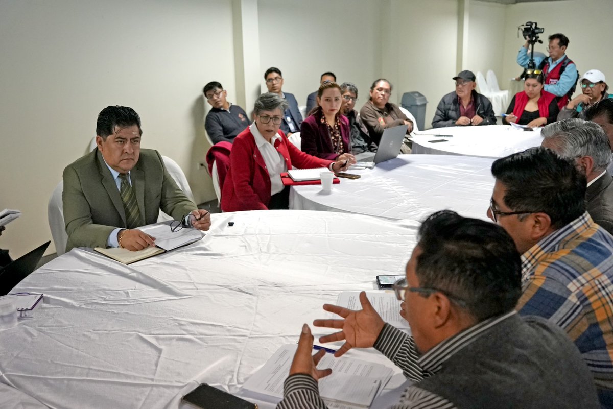 #NotaDePrensa | Gobierno obtuvo consensos con los sectores  en las mesas técnicas del “Diálogo por la Estabilidad y el Bienestar de las Familias Bolivianas”

Más detalles 👇
produccion.gob.bo/index.php/nota…