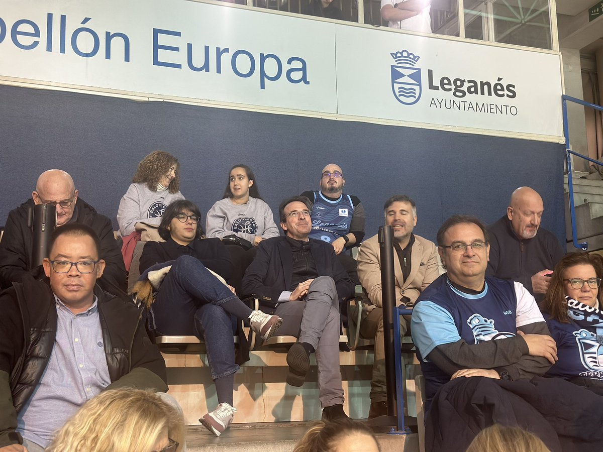 Esta noche hemos vivido un momento histórico del deporte en #Leganés con la clasificación para la Copa de la Reina tras una inolvidable victoria. Ha sido un placer acompañarlas y vivir la emoción que se ha respirado en el Pab. Europa. ¡Enhorabuena <a href="/basketleganes/">Baloncesto Leganés</a>!