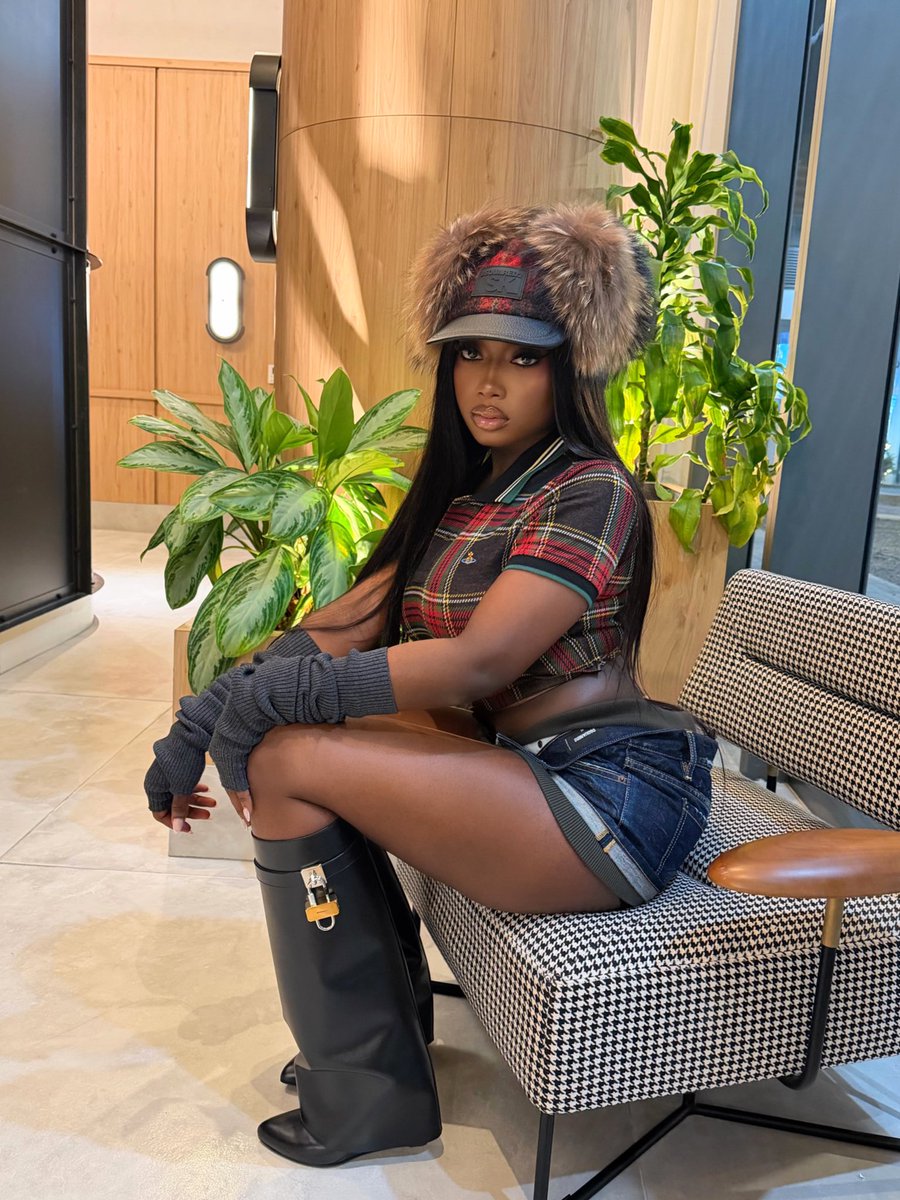 𝑎. 𝐦𝐨𝐝è𝐥𝐞 tweet media