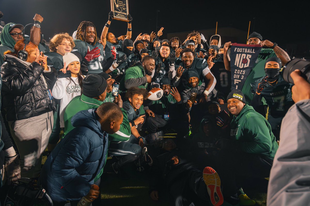 CoachTim_78's tweet image. Yessir!! Hard Work and Dedication!! The State Champion Gauchos deserve it all.. Shout out “The Ghost” @Garyyoungblood0 All-Metro Defensive Player Of The Year and 1st  All-Metro Defense All-Purpose and a special shout out to @MitchBookLive I appreciated you Dawg #RealRichmond