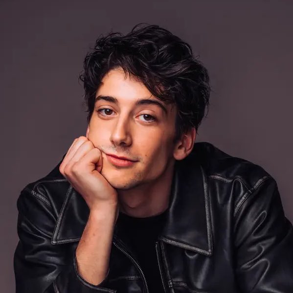 DiscussingFilm's tweet image. Milo Manheim has been cast as Flynn Rider in Disney’s live-action ‘TANGLED’ remake

(Source: hollywoodreporter.com/movies/movie-n…)
