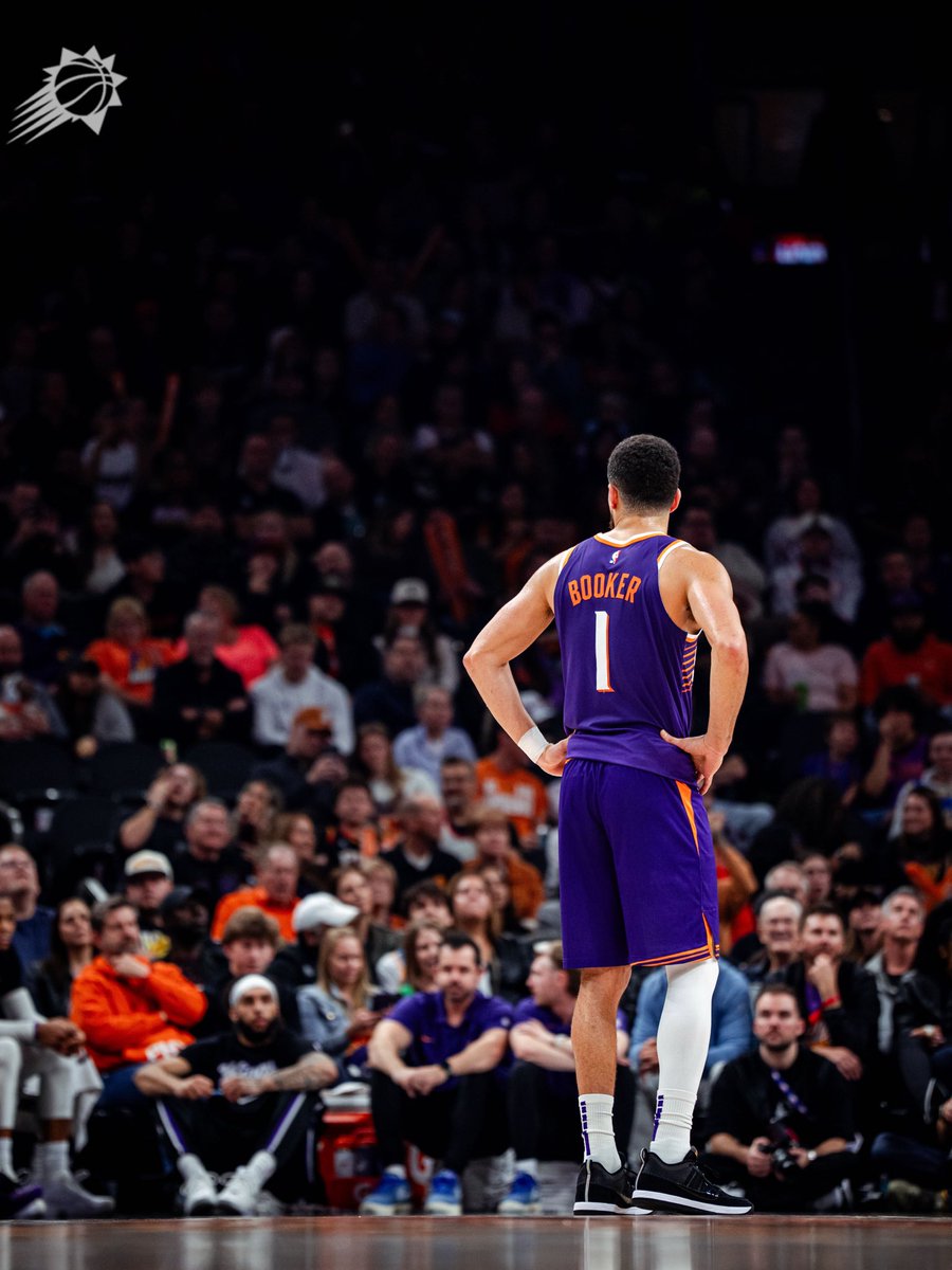 Suns's tweet image. Devin Booker over his last four games:

☄️ 29.0 PTS
☄️ 5.3 AST
☄️ 2.5 REB
☄️ 51.9 FG%

🌟 Vote Book for All-Star: suns.com/allstar2026