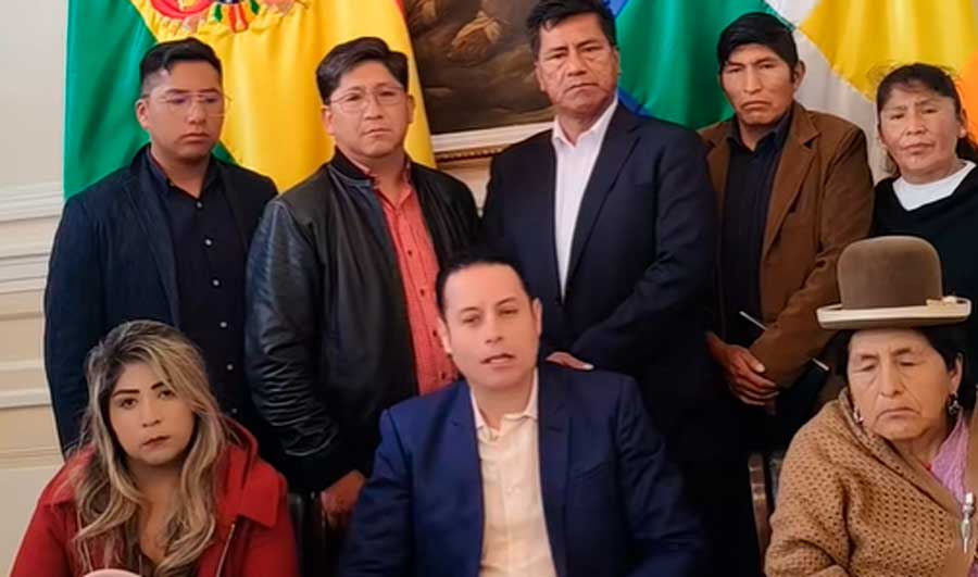 🔵Lara impulsa una ley para frenar los decretos presidenciales de Paz
Más detalles en👉tinyurl.com/msca4a23