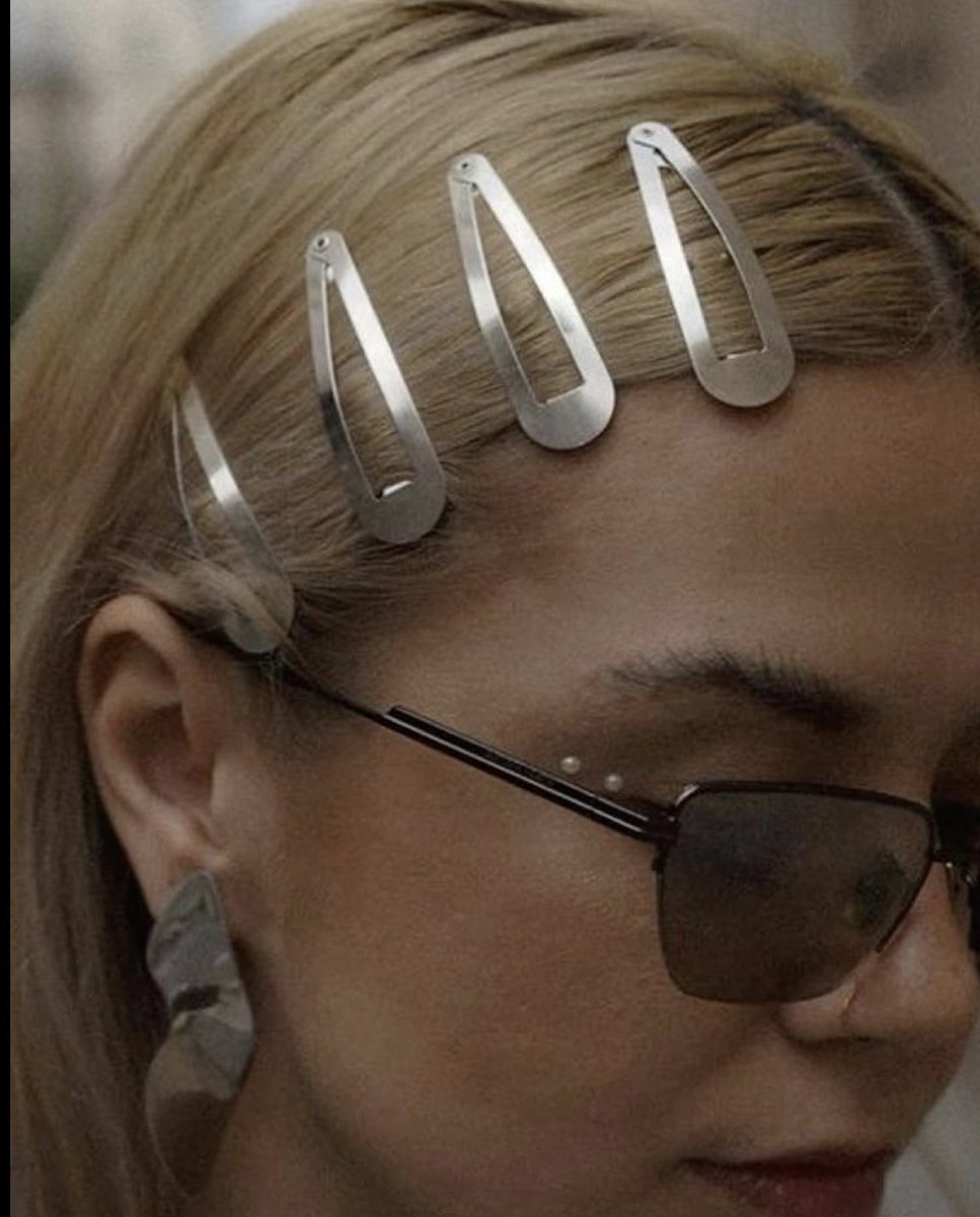 konuştuğumuz kız şunlardan takıyosa bizi kendine köpek etmeme ihtimali: yok
#sosyokulturelcıkarım