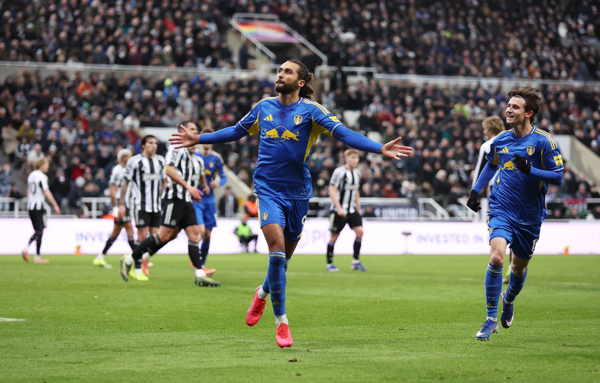 Premier League tweet media