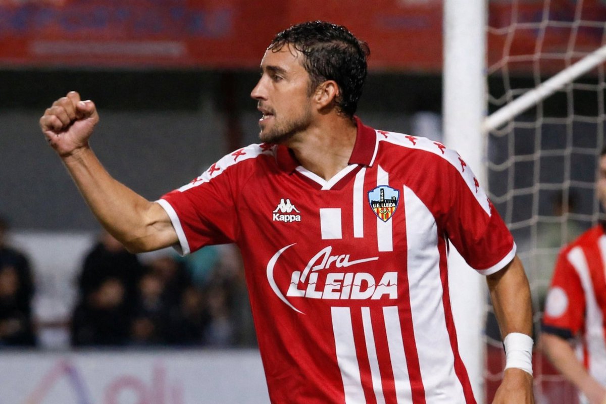 🚨 ÚLTIMA HORA 🚨 

🔵El davanter de Tres Cantos a punt de signar pel <a href="/LleidaCF/">Lleida CF</a> 

✈️Jaime Mata, de 37 anys, veuria amb bons ulls tornar al club que el va veure créixer.

📝Va rescindir contracte amb Las Palmas després de disputar pocs minuts.

✍️<a href="/Punt_X/">Punt Equis🍐🕊️</a> 

#Mercato